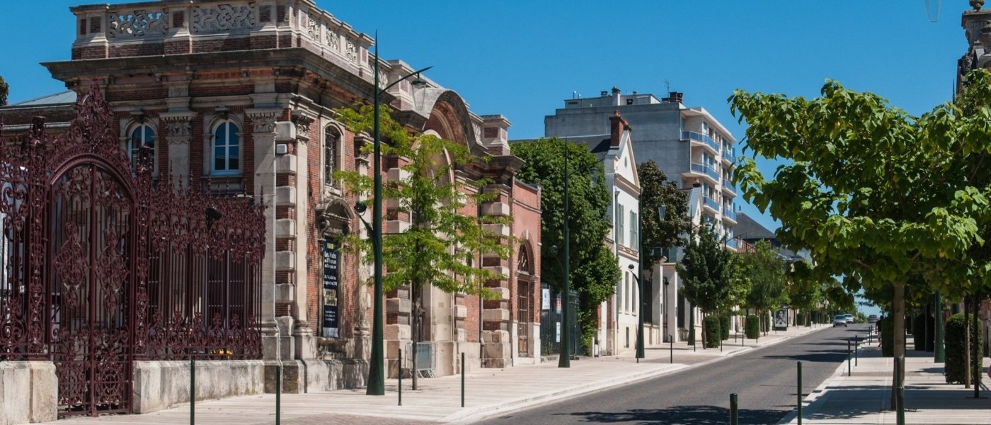 Avenue de Champagne - © Michal Osmenda