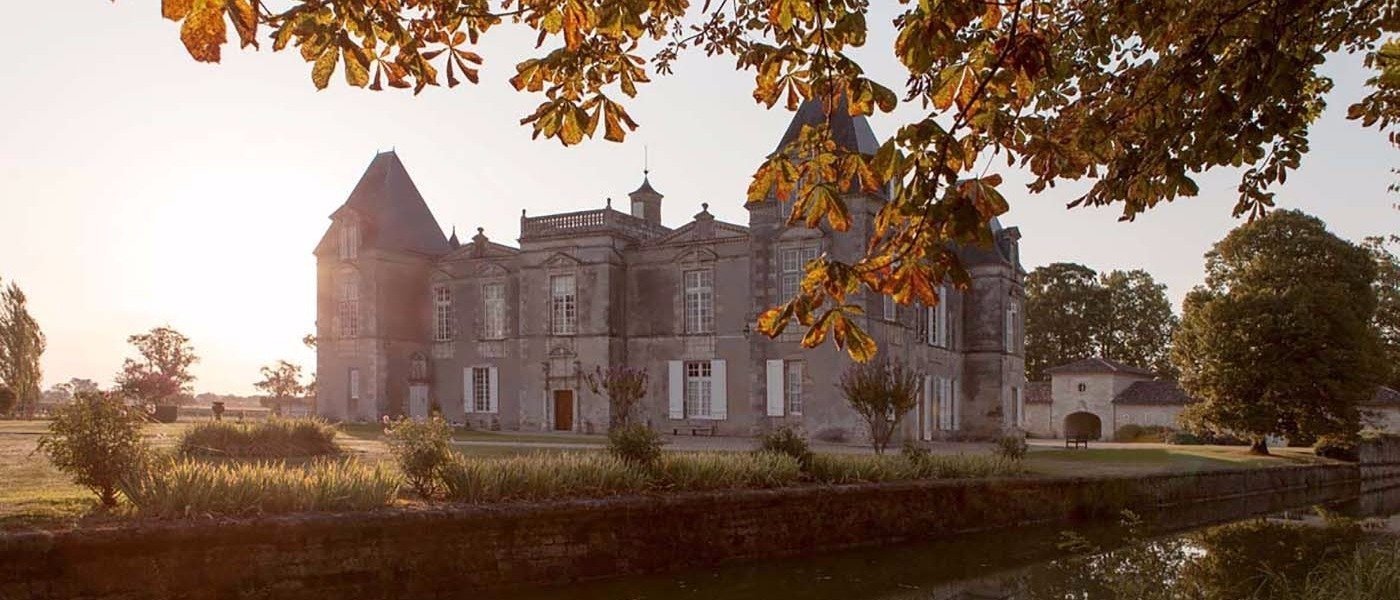 Luxury wine tour in Chateau d'Issan, France