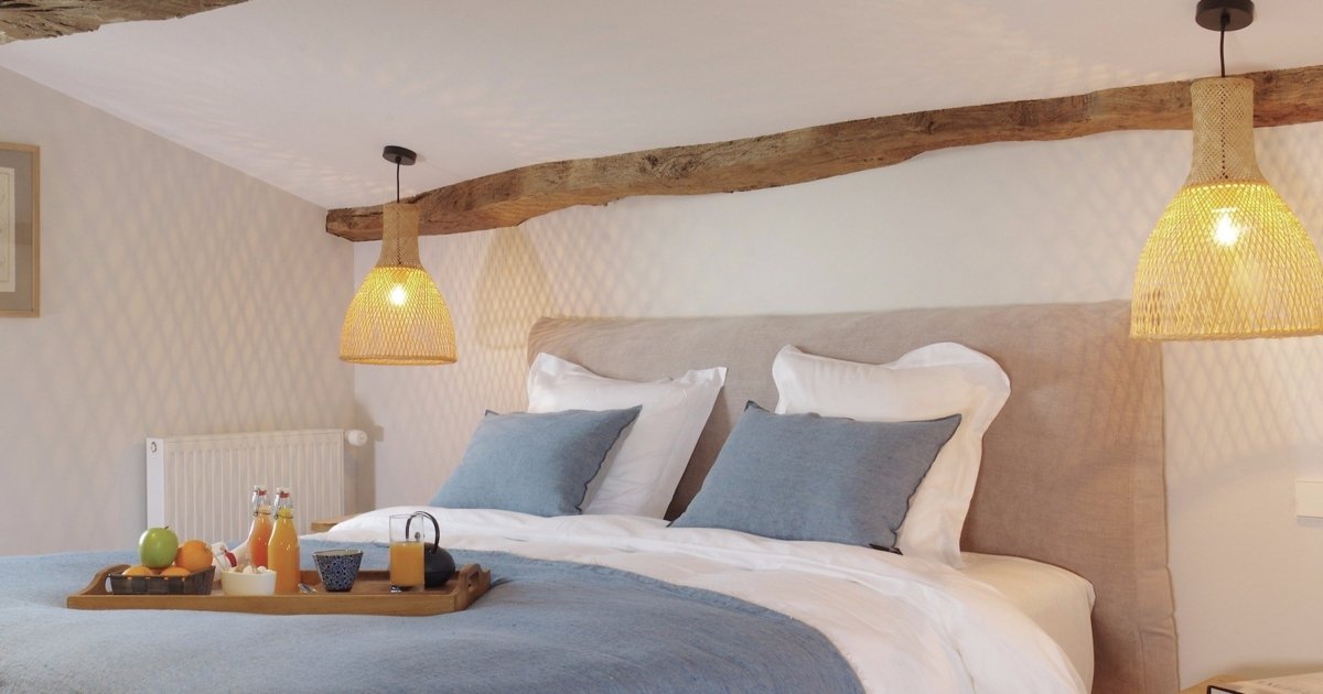 stay at logis de la cadene bordeaux wine paths