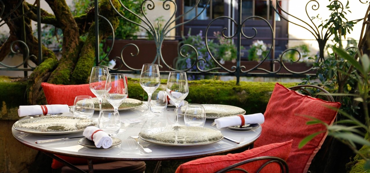 Dine at Logis de la Cadène | Wine Paths