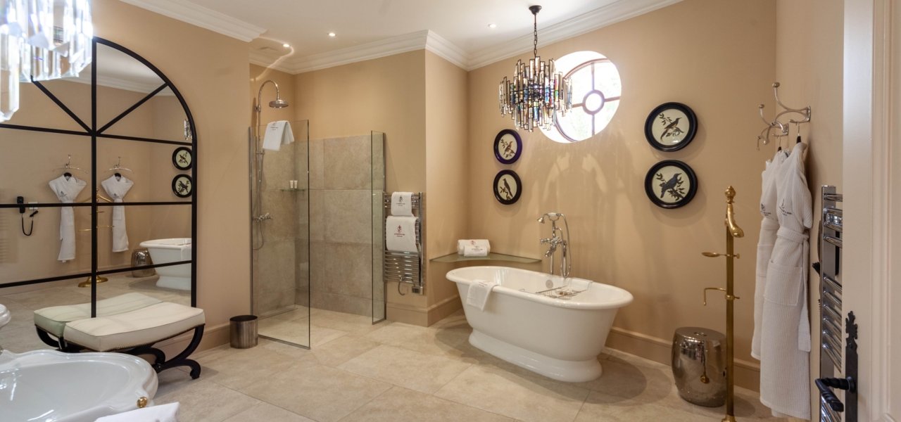 Bathroom of the deluxe room - Wine Paths