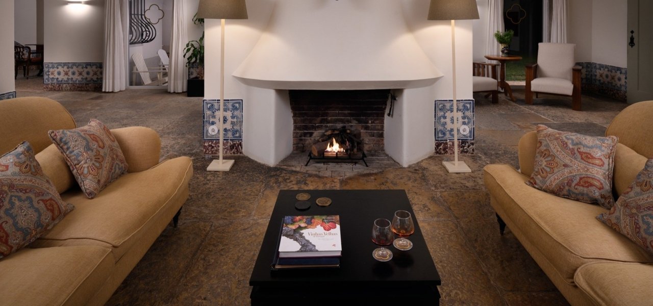 Couch and fireplace - Wine Paths