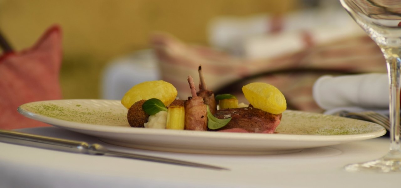 Dine at Logis de la Cadène | Wine Paths