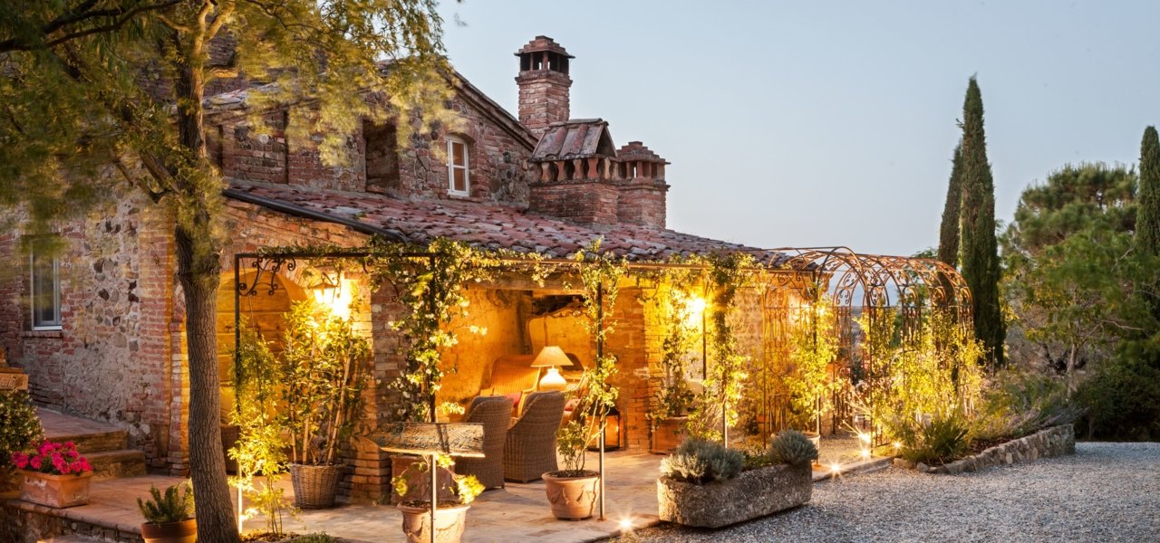 luxury vineyard hotels tuscany
