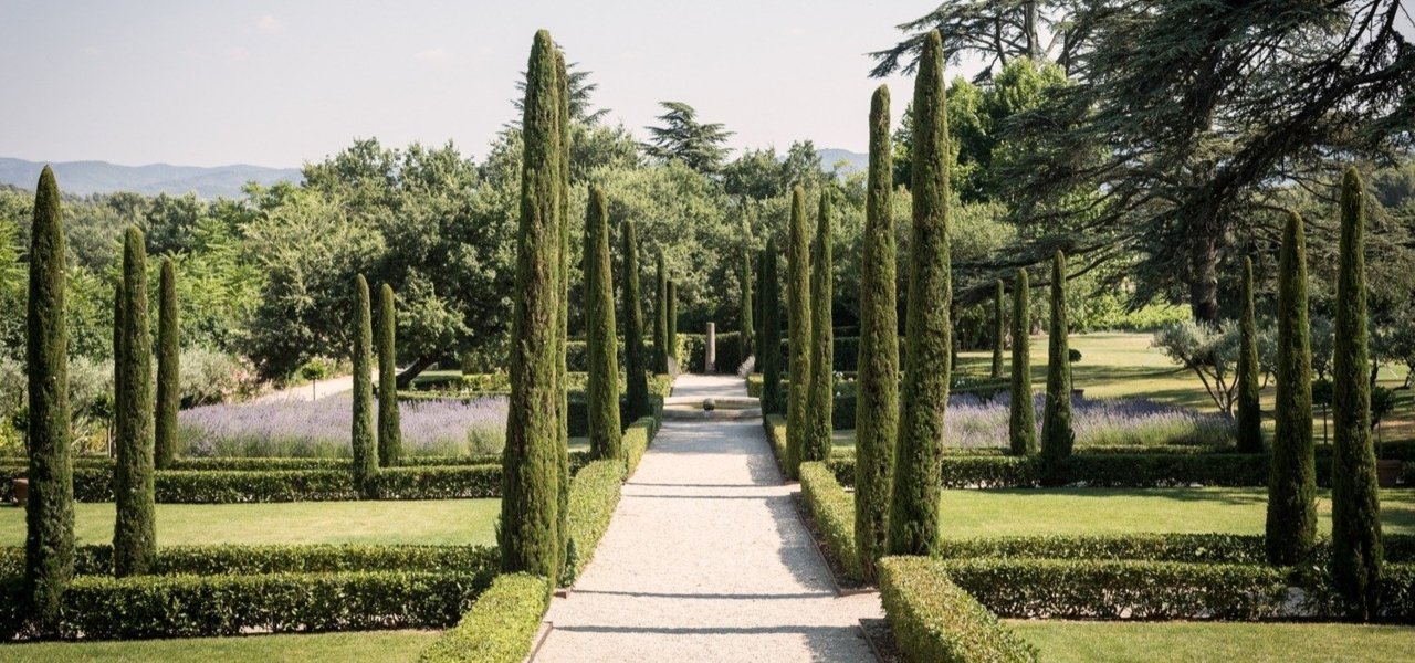 Traditional French gardens at Domaine de Fontenille - Wine Paths
