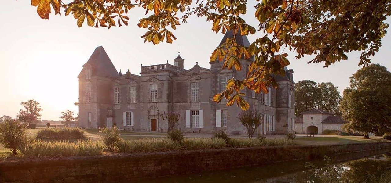 Luxury wine tour in Chateau d'Issan, France