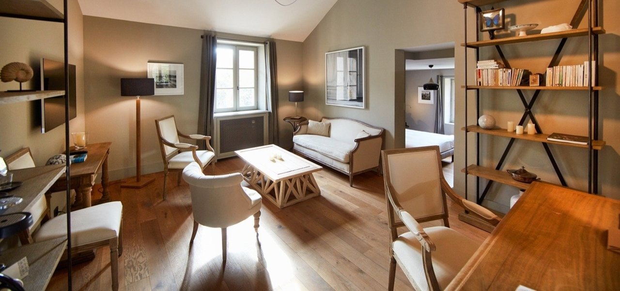 Suite at Domaine de Fontenille - Wine Paths